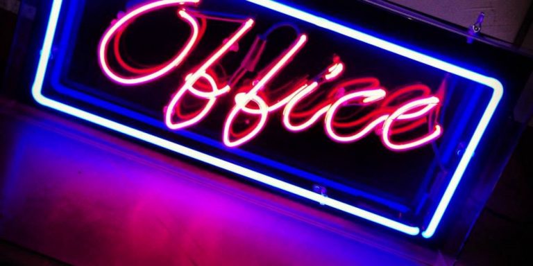 Choosing The Perfect Neon Sign For Business Promotion
