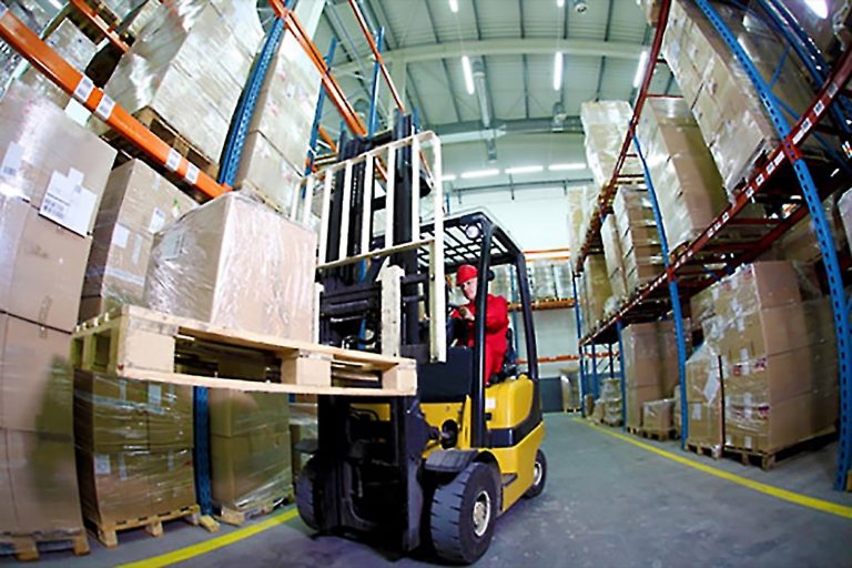 Five tips to start a truck dealership business